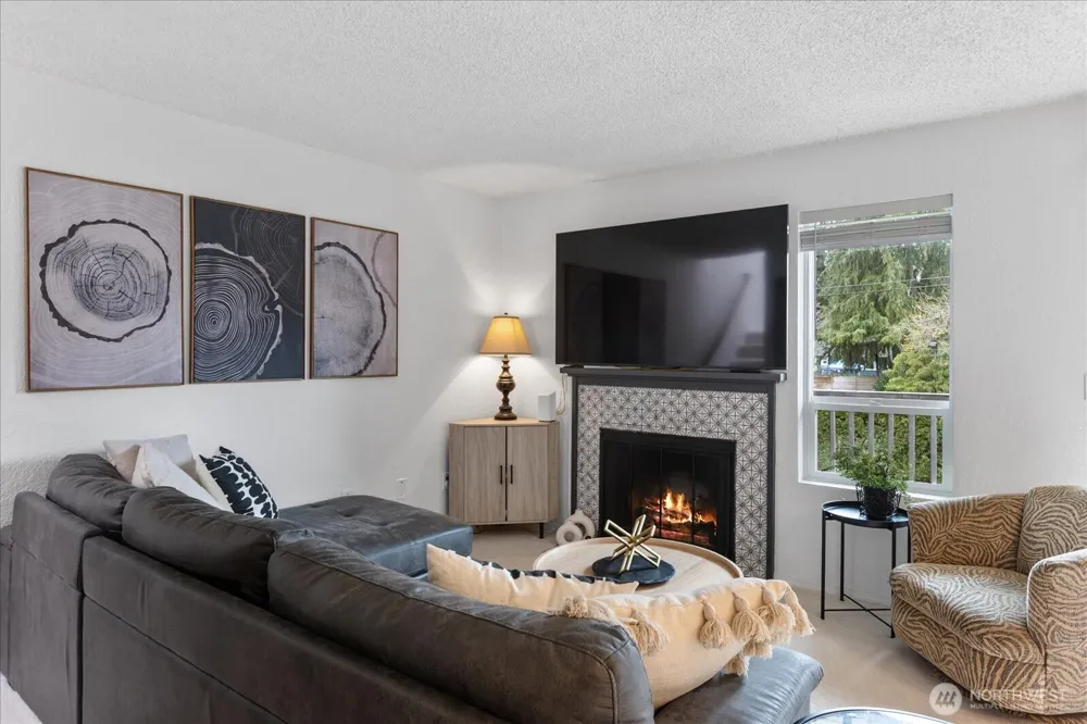 21615 80th Avenue W #215 Edmonds, WA 98026