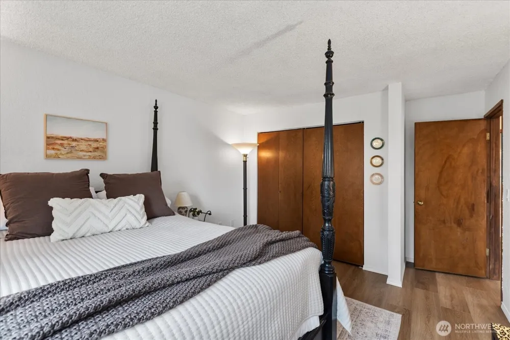 21615 80th Avenue W #215 Edmonds, WA 98026