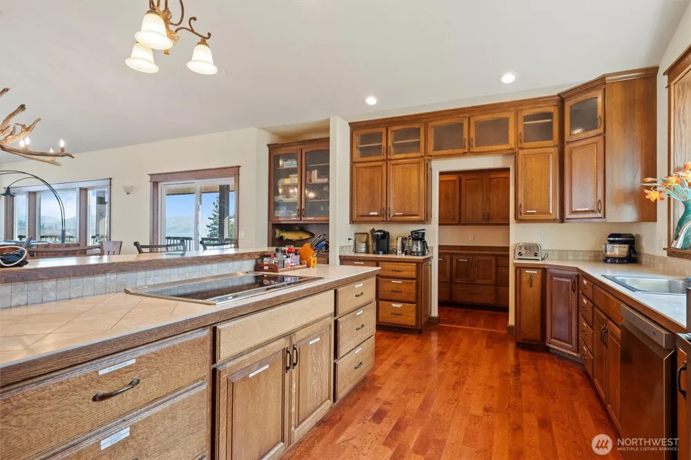 25725 Lincoln Hill Pl E Creston, WA 99147