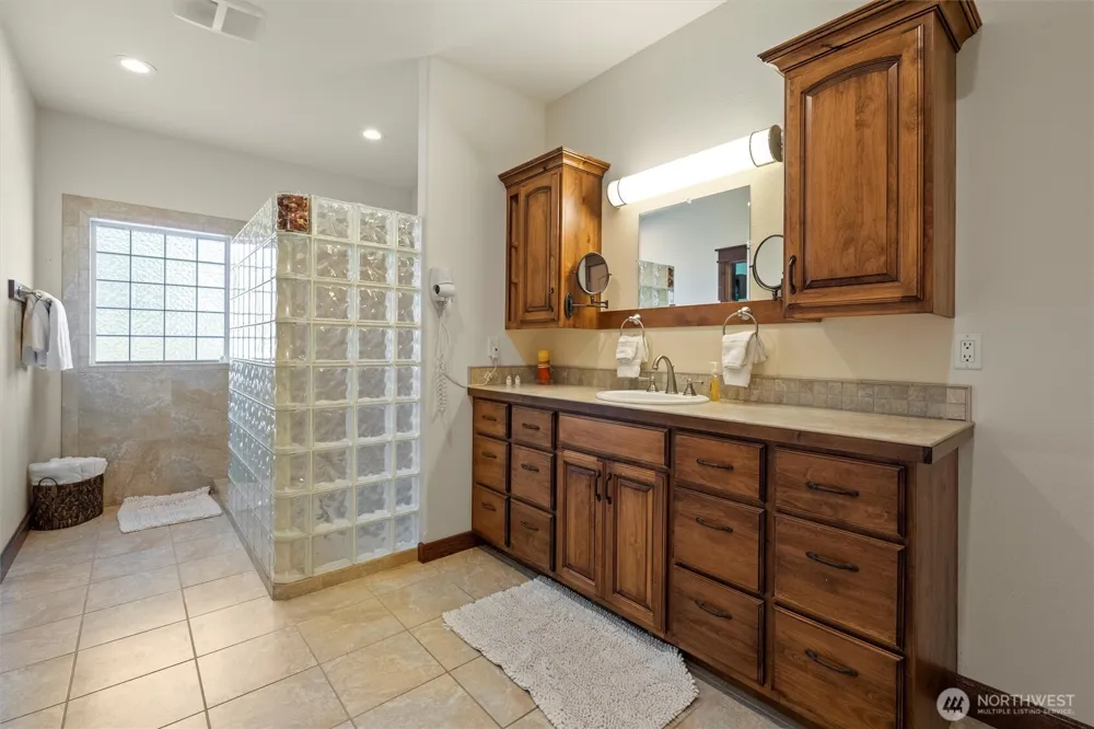 25725 Lincoln Hill Pl E Creston, WA 99147