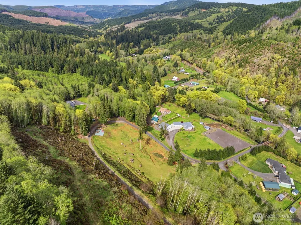 505 Apple Creek Longview, WA 98632