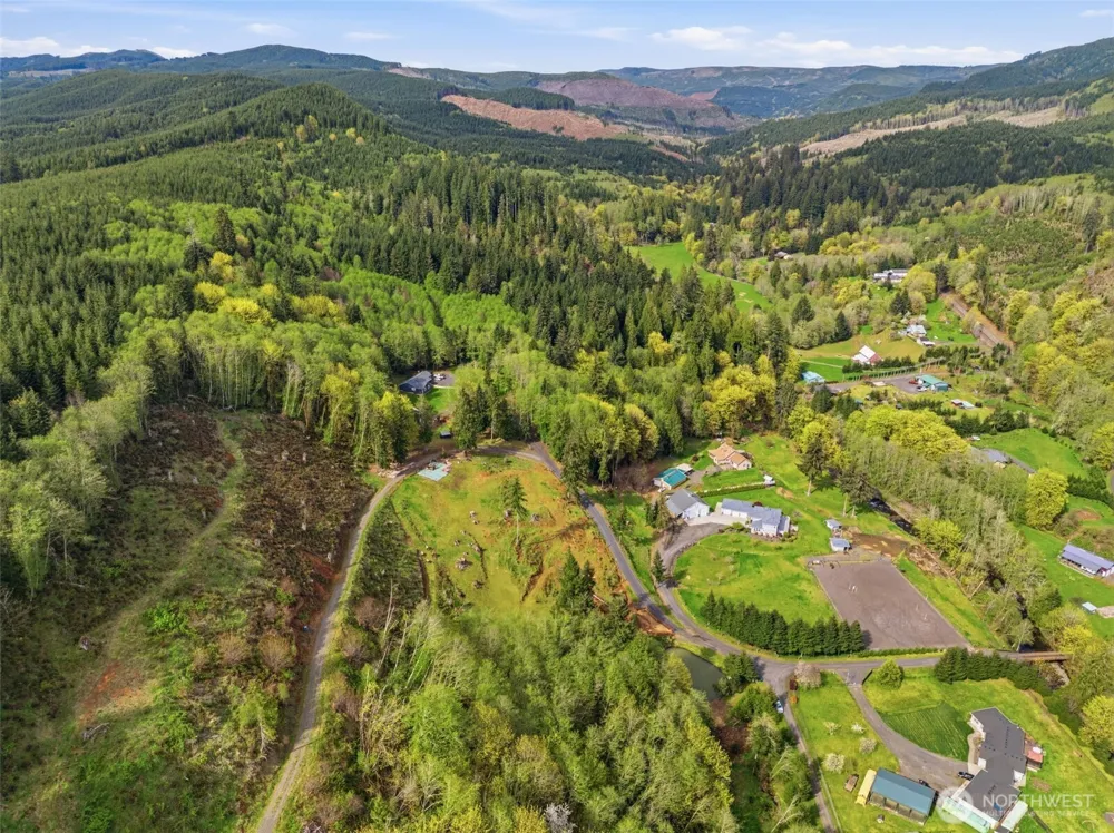 505 Apple Creek Longview, WA 98632