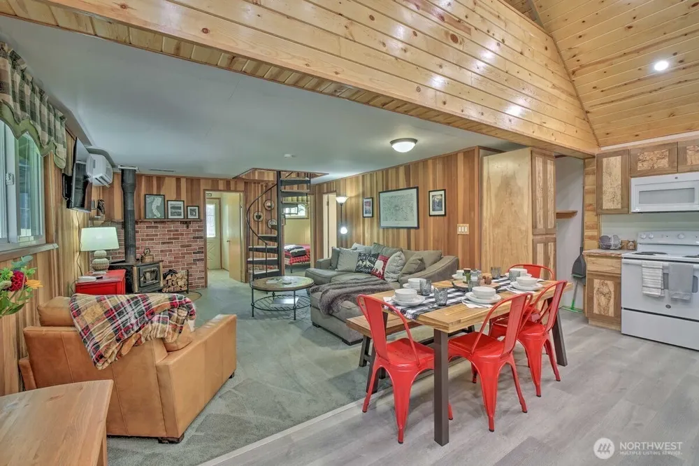124 Aspen Lane Packwood, WA 98361