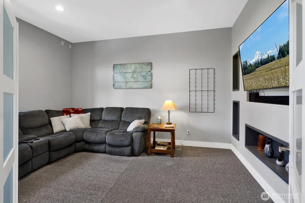 8802 Line Road Lynden, WA 98264
