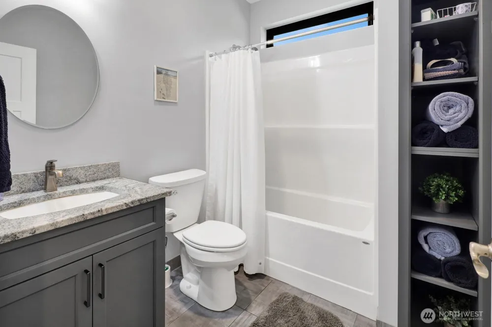 8802 Line Road Lynden, WA 98264