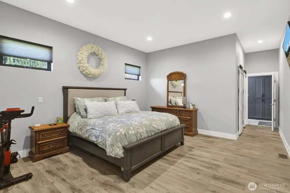 8802 Line Road Lynden, WA 98264