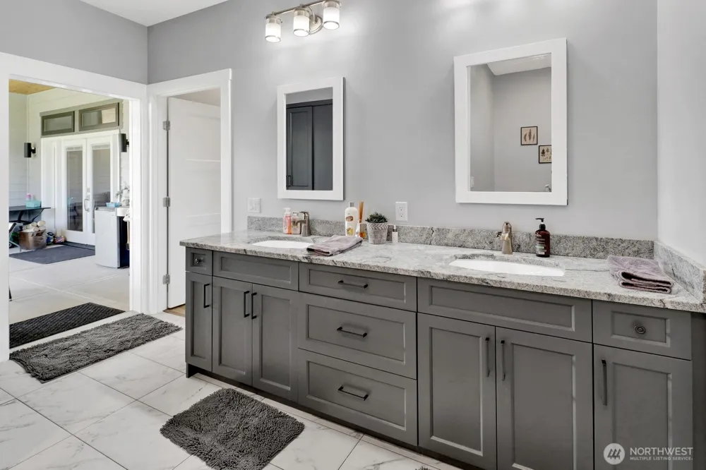 8802 Line Road Lynden, WA 98264