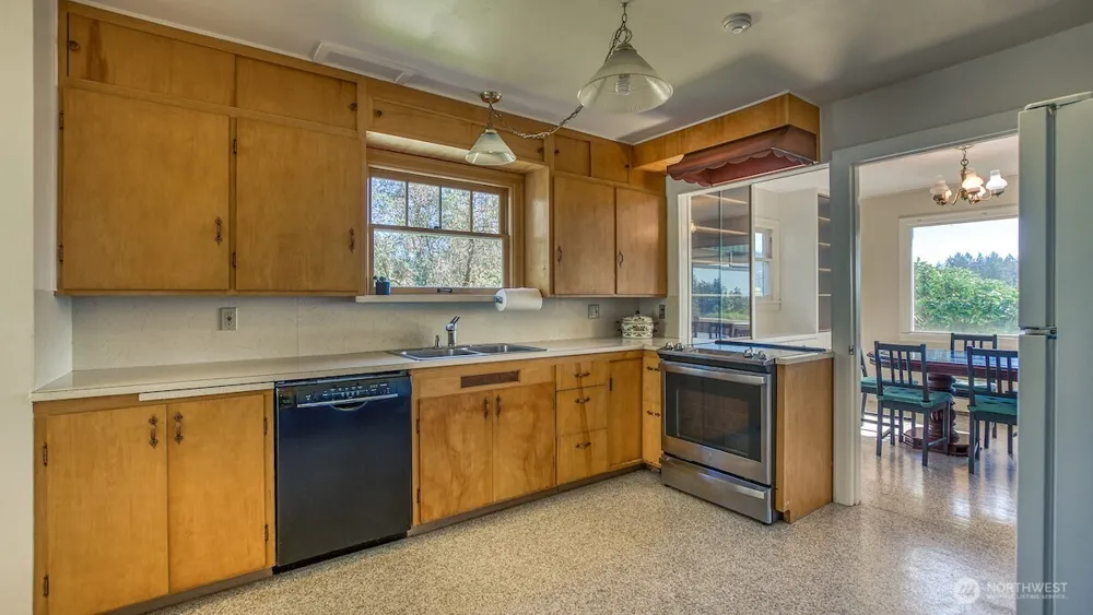 445 Point Lawrence Road Orcas Island, WA 98245