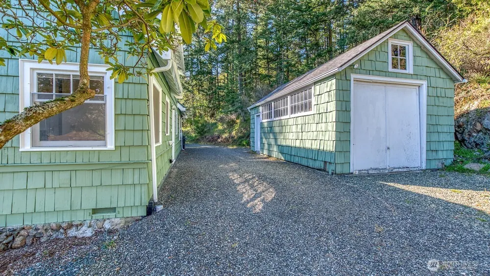 445 Point Lawrence Road Orcas Island, WA 98245