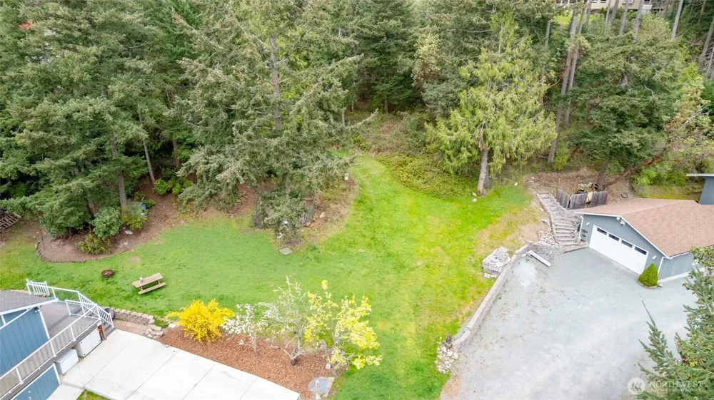 689 Sitka Place La Conner, WA 98257