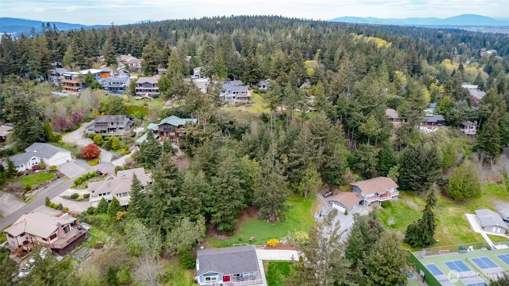689 Sitka Place La Conner, WA 98257