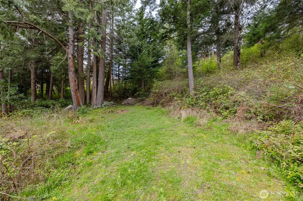 689 Sitka Place La Conner, WA 98257
