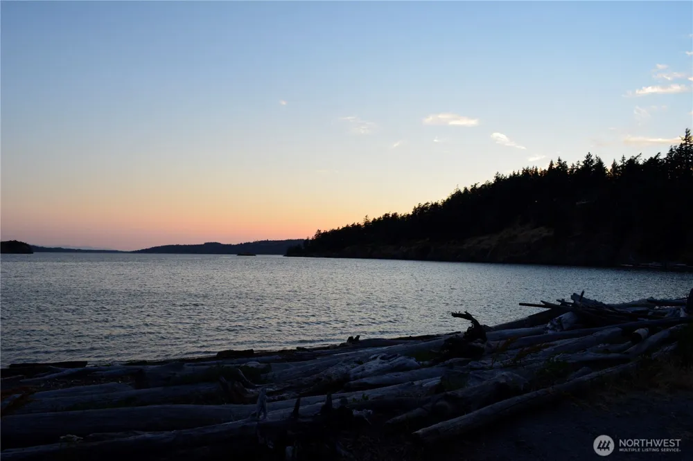 689 Sitka Place La Conner, WA 98257