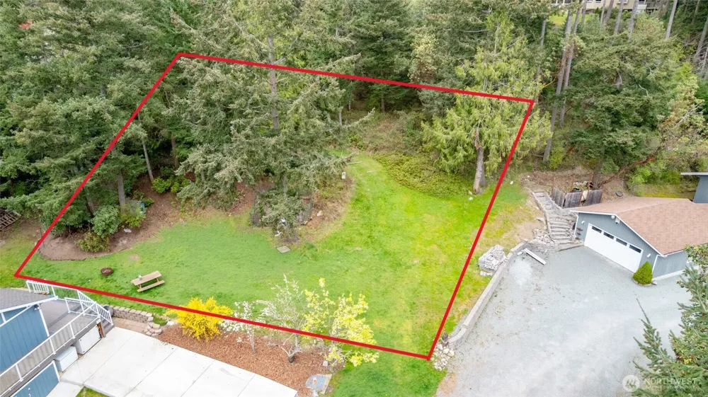 689 Sitka Place La Conner, WA 98257
