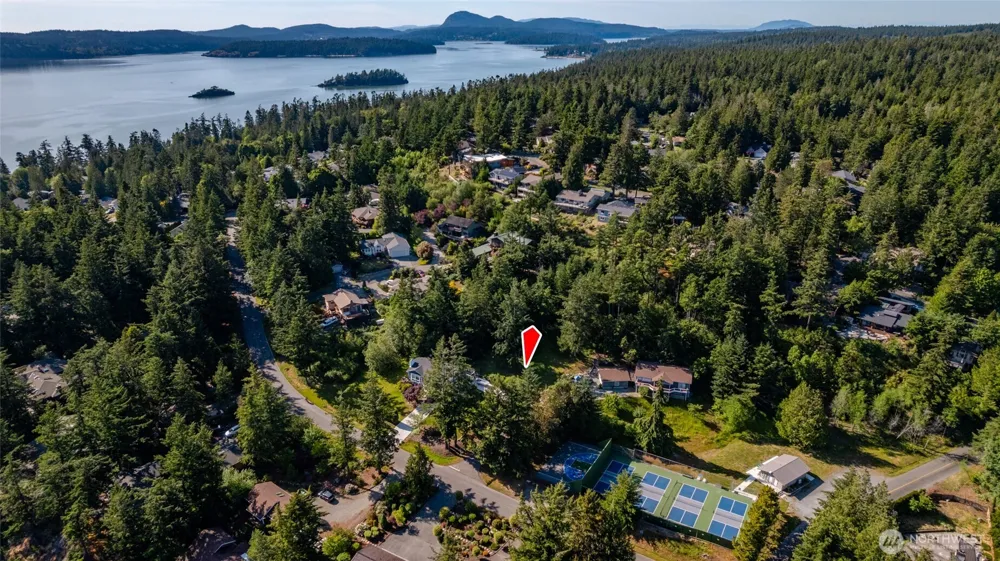 689 Sitka Place La Conner, WA 98257
