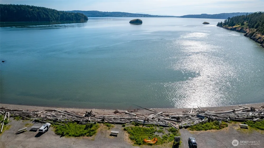 689 Sitka Place La Conner, WA 98257