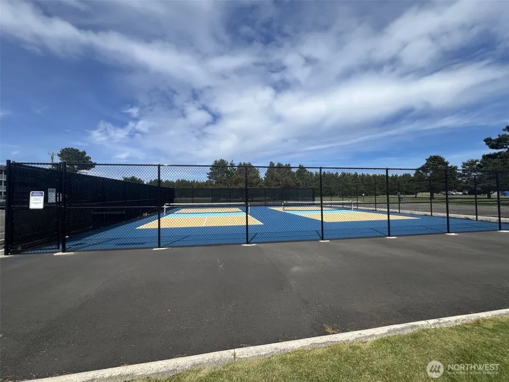 304 NW 14th Street NW #104 Long Beach, WA 98631