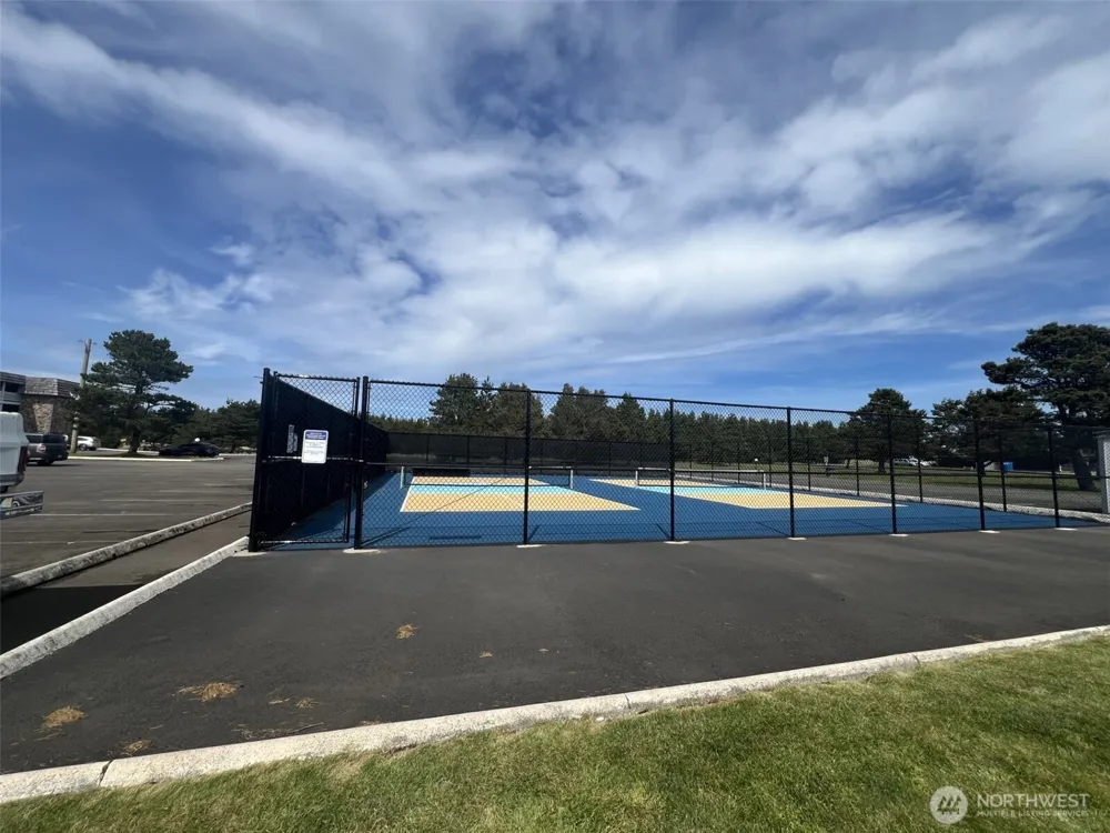 304 NW 14th Street NW #104 Long Beach, WA 98631