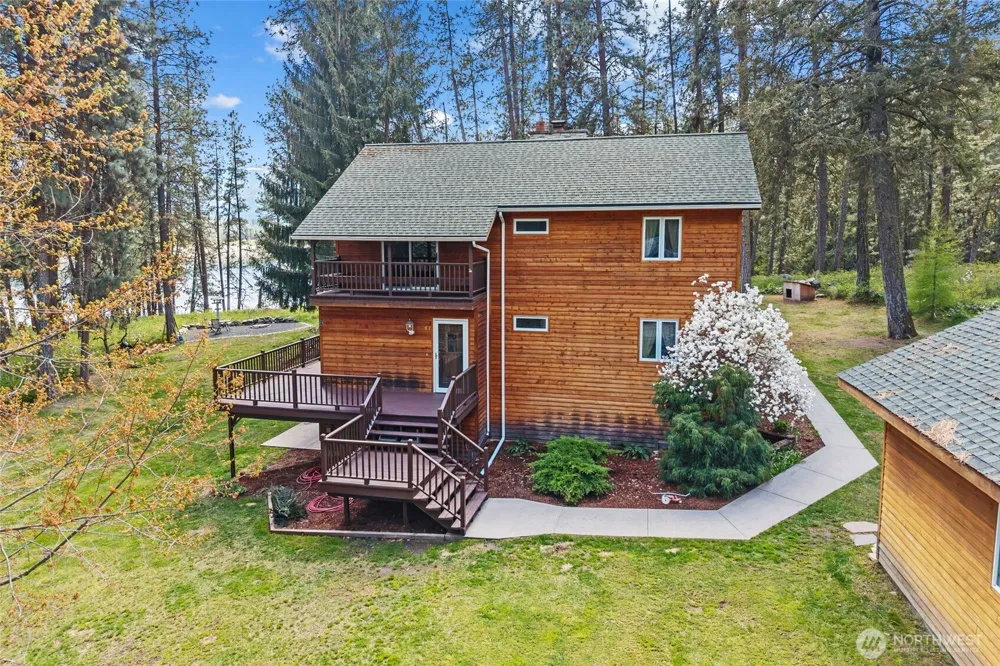 61 Columbia Drive Kettle Falls, WA 99141
