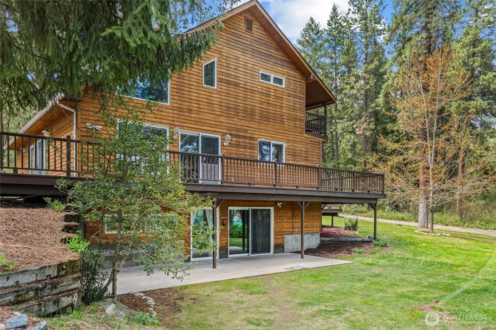 61 Columbia Drive Kettle Falls, WA 99141