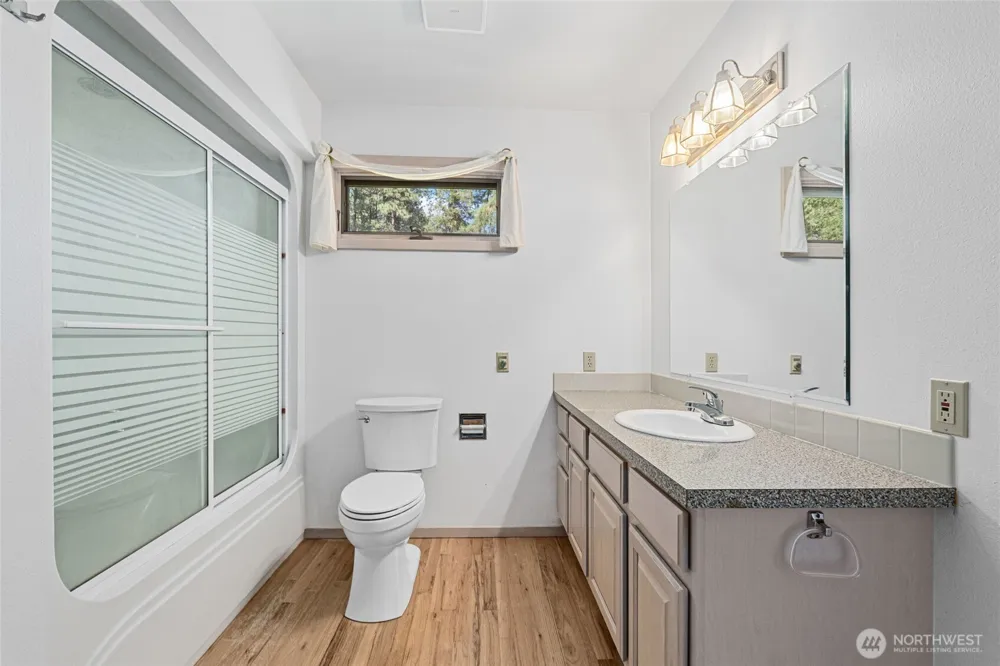 61 Columbia Drive Kettle Falls, WA 99141