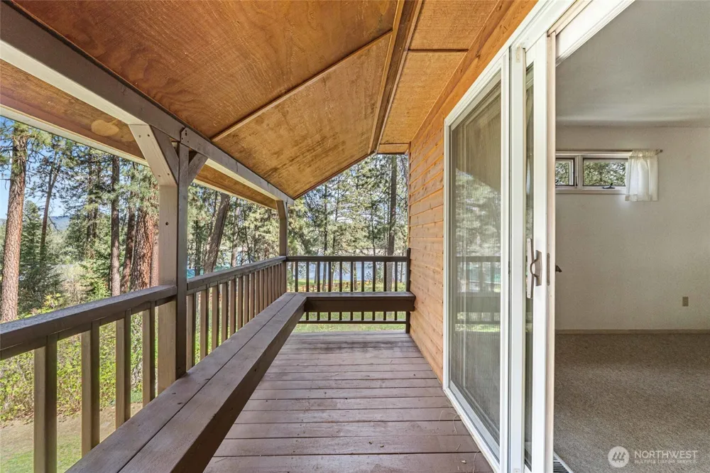 61 Columbia Drive Kettle Falls, WA 99141