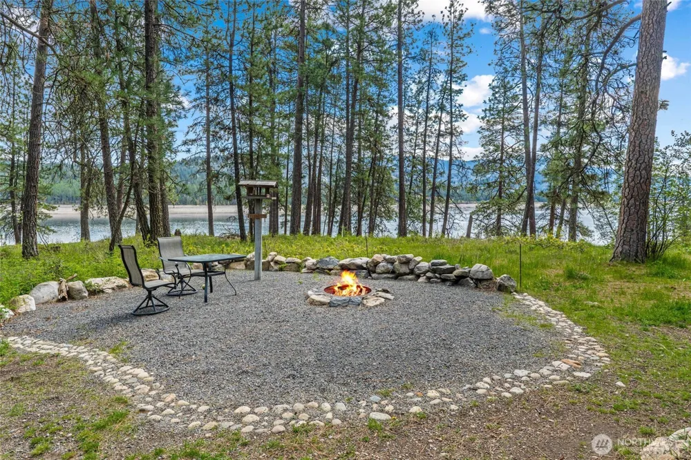 61 Columbia Drive Kettle Falls, WA 99141