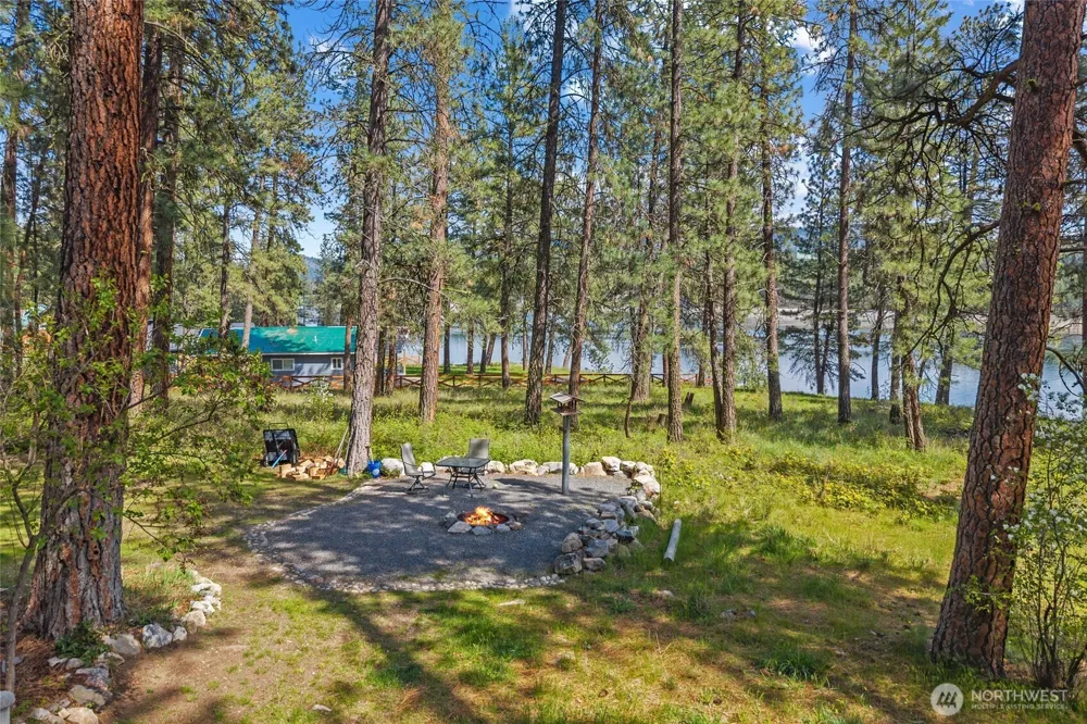 61 Columbia Drive Kettle Falls, WA 99141
