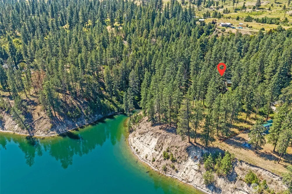 61 Columbia Drive Kettle Falls, WA 99141