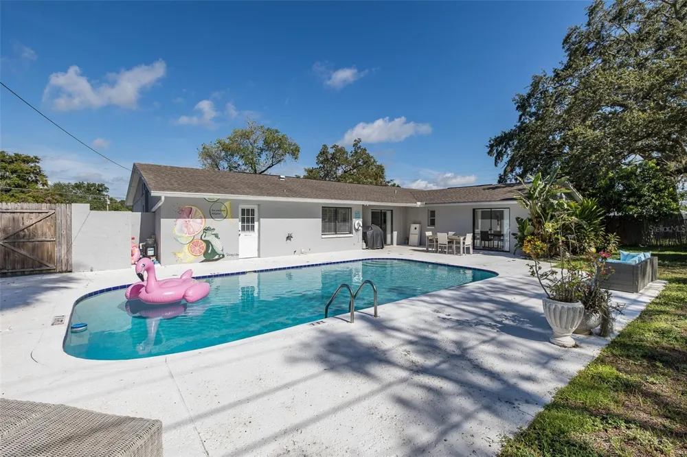 2180 PHILIPPE PARKWAY Safety Harbor, FL 34695