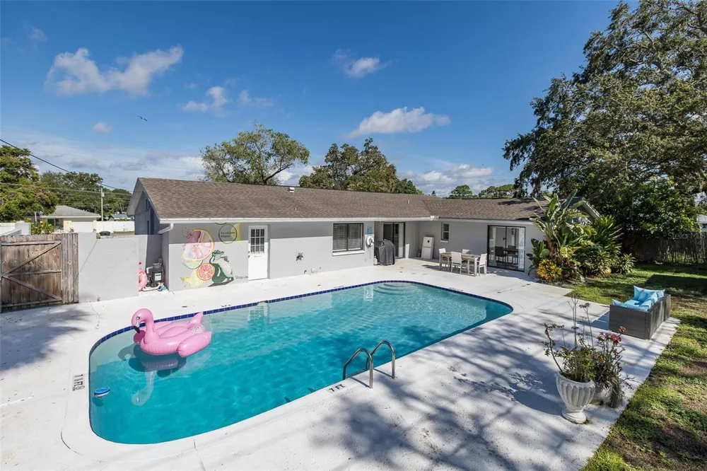 2180 PHILIPPE PARKWAY Safety Harbor, FL 34695