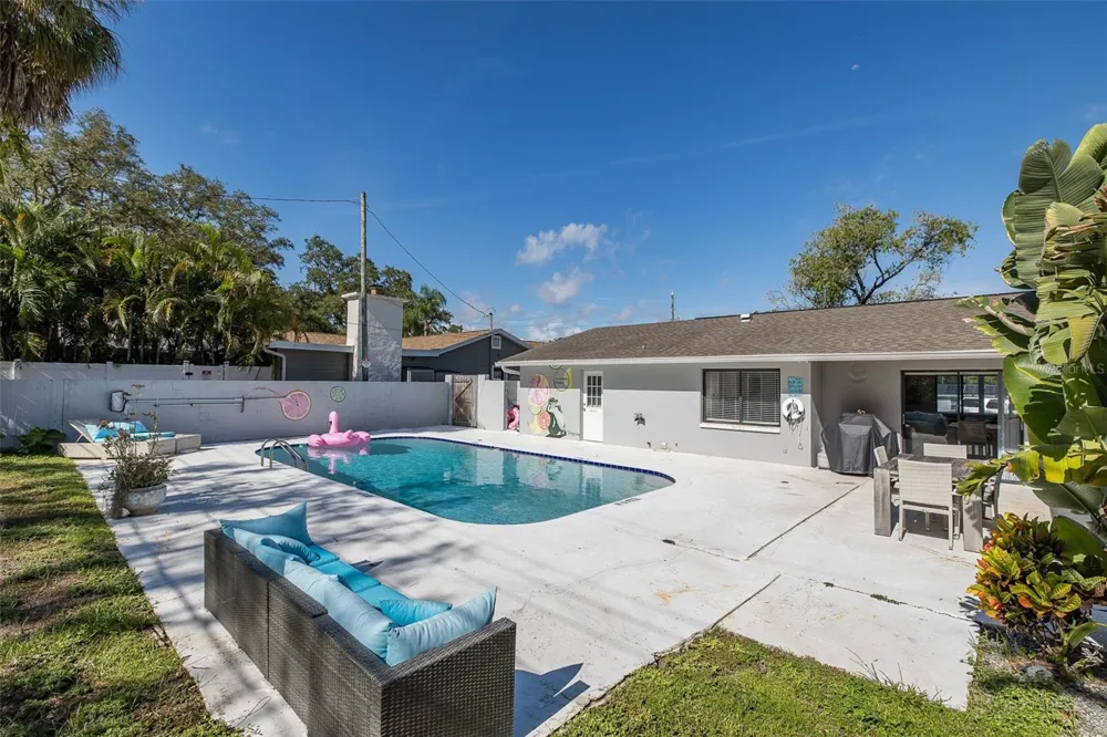 2180 PHILIPPE PARKWAY Safety Harbor, FL 34695