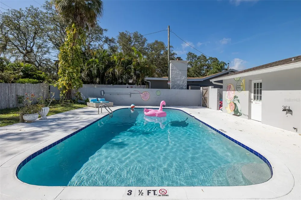 2180 PHILIPPE PARKWAY Safety Harbor, FL 34695