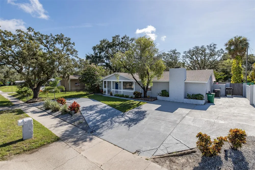 2180 PHILIPPE PARKWAY Safety Harbor, FL 34695