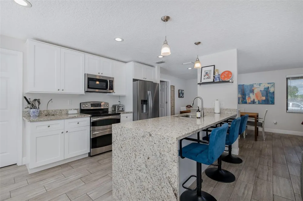 2180 PHILIPPE PARKWAY Safety Harbor, FL 34695