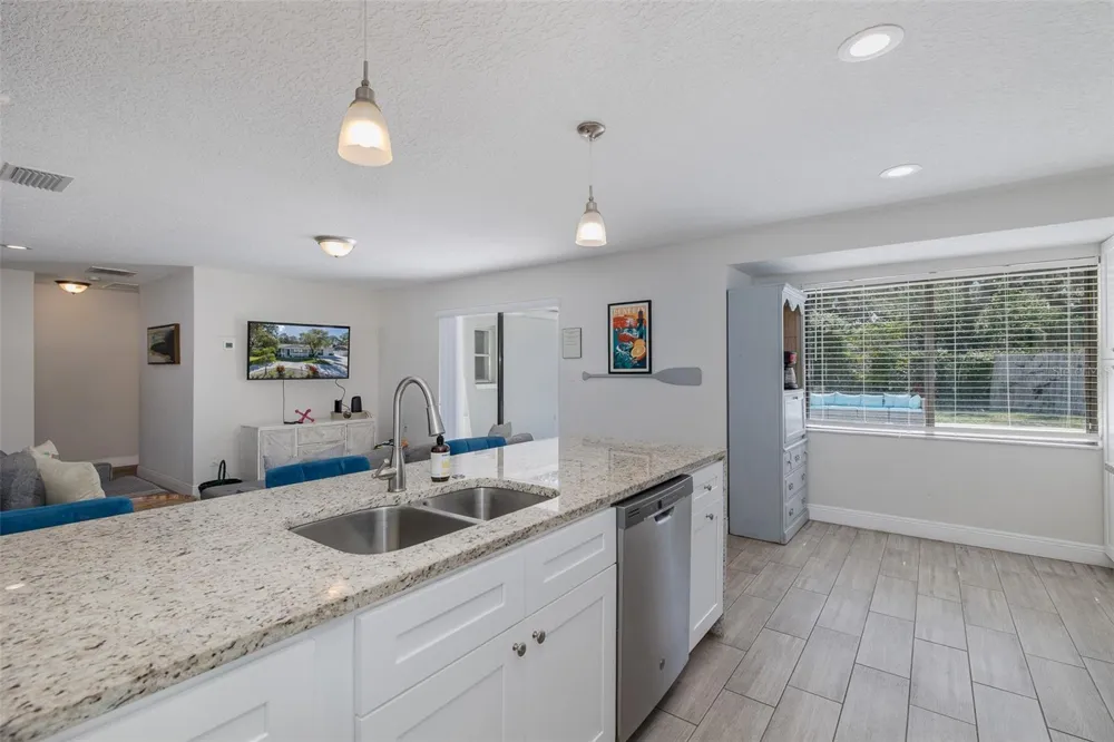 2180 PHILIPPE PARKWAY Safety Harbor, FL 34695
