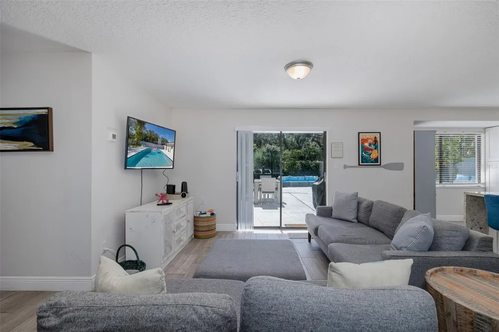 2180 PHILIPPE PARKWAY Safety Harbor, FL 34695