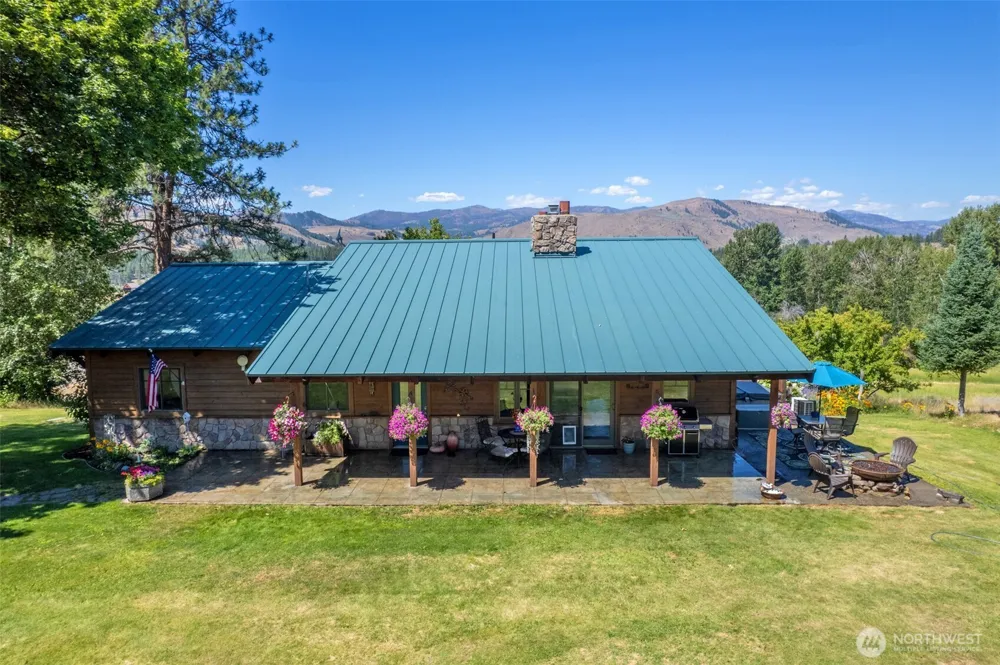54 Wilson Road Winthrop, WA 98862