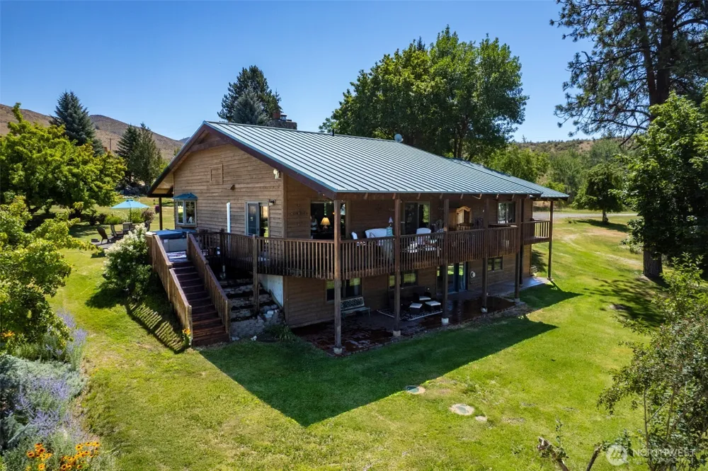 54 Wilson Road Winthrop, WA 98862