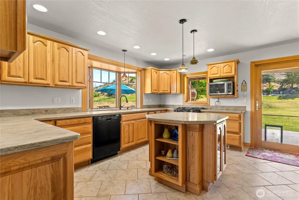 54 Wilson Road Winthrop, WA 98862