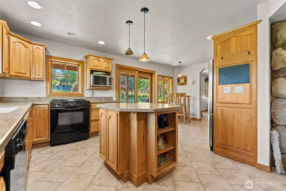 54 Wilson Road Winthrop, WA 98862