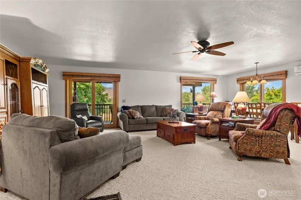 54 Wilson Road Winthrop, WA 98862
