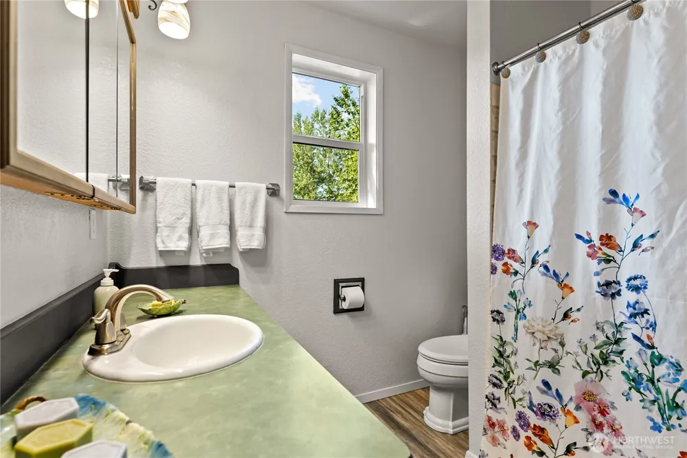54 Wilson Road Winthrop, WA 98862
