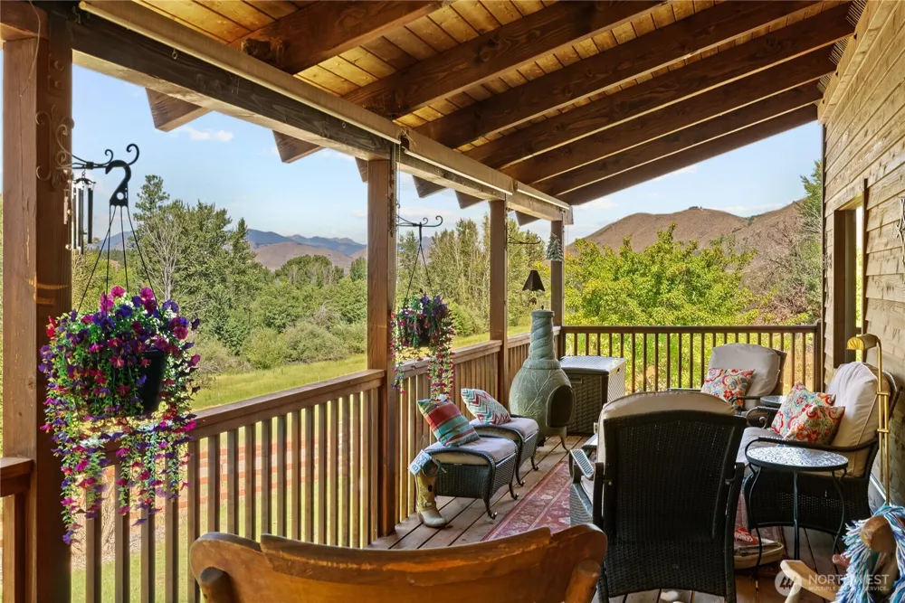 54 Wilson Road Winthrop, WA 98862