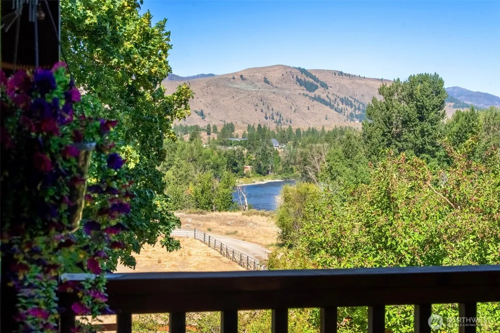 54 Wilson Road Winthrop, WA 98862