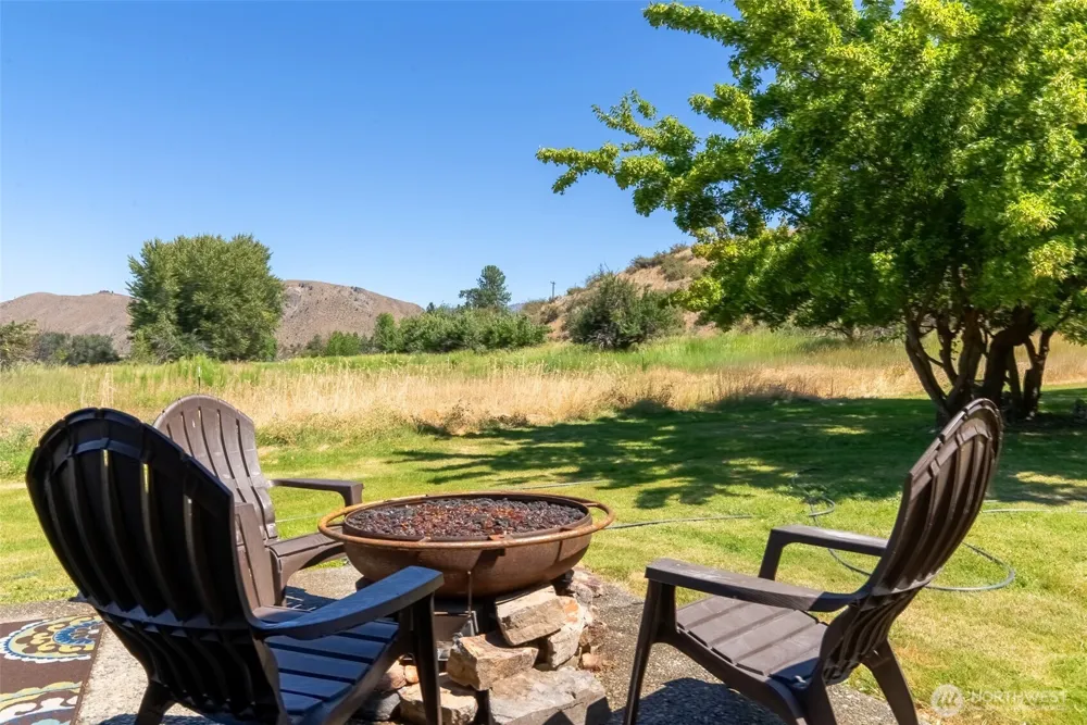 54 Wilson Road Winthrop, WA 98862