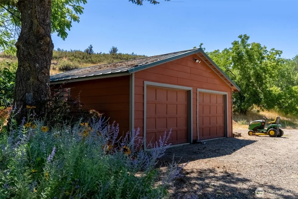 54 Wilson Road Winthrop, WA 98862