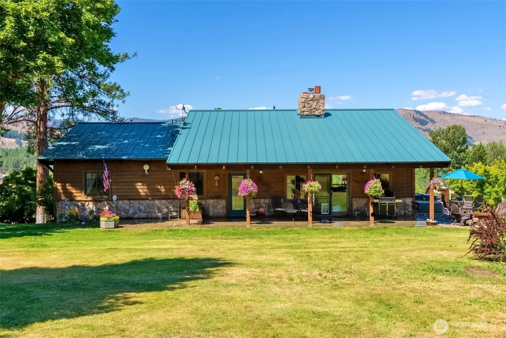 54 Wilson Road Winthrop, WA 98862