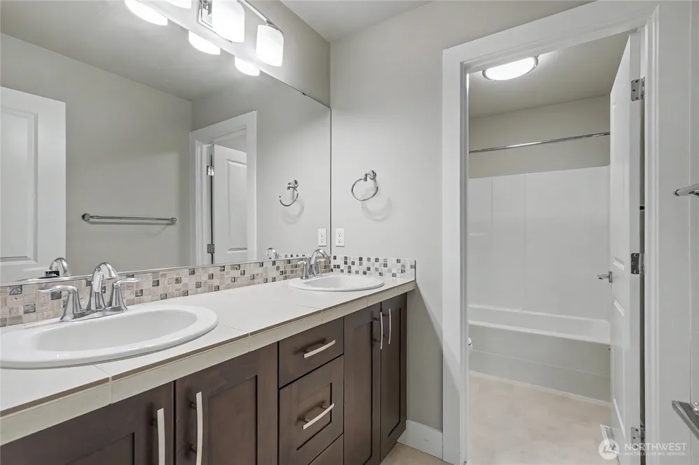 12415 41st Street Court E Edgewood, WA 98372