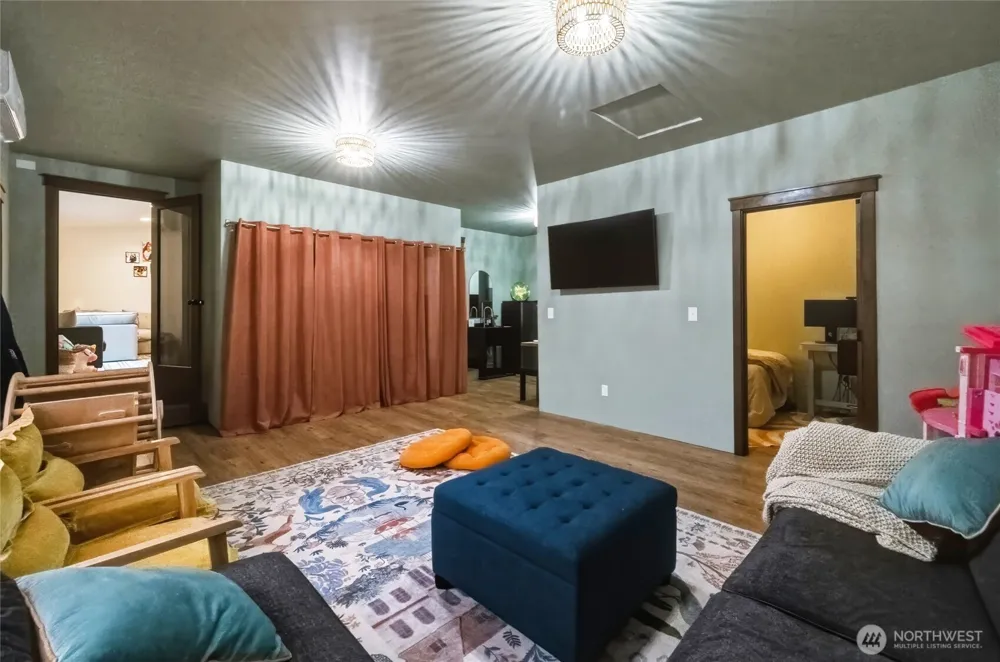 8679 Depot Road Lynden, WA 98264